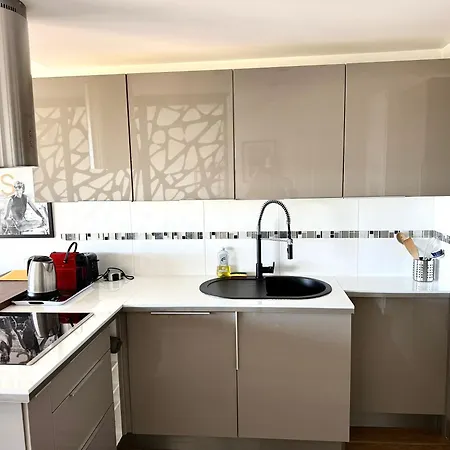 Vue Et Piscine 4 Personnes Appartement