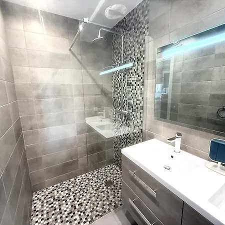 Vue Et Piscine 4 Personnes Appartement *